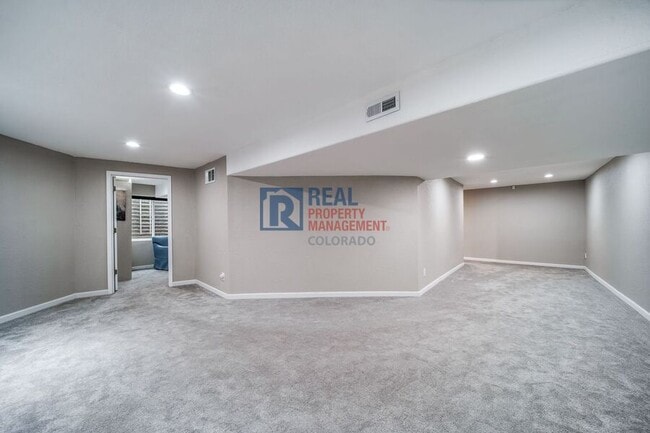 Building Photo - 1033 Traildust Dr