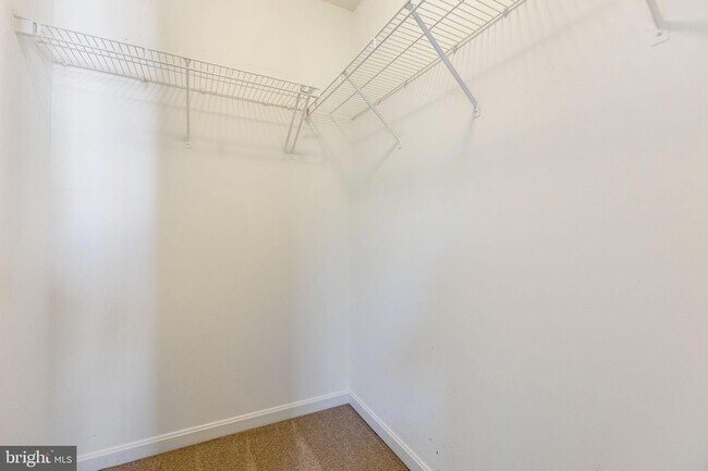 Building Photo - 104 Frazer Dr