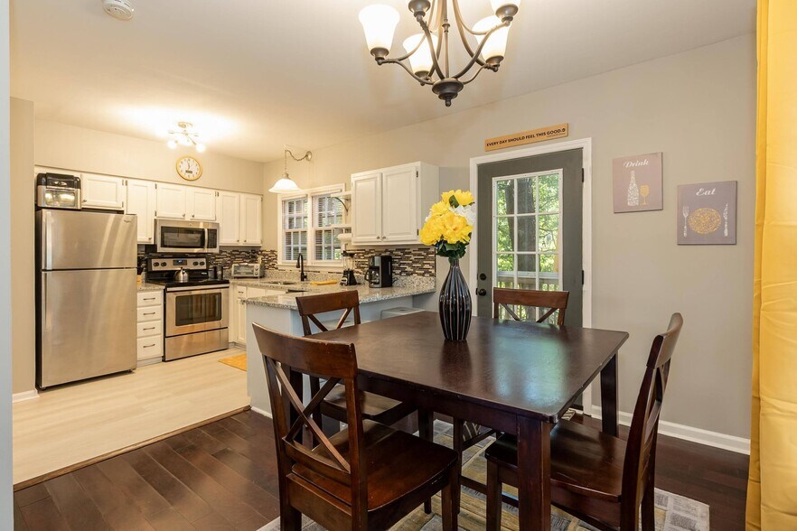 Building Photo - 6107 Highcastle Ct