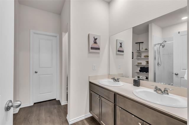 Building Photo - 900 Honey Maple St