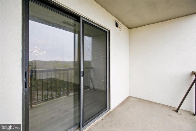 Building Photo - 3800 Powell Ln