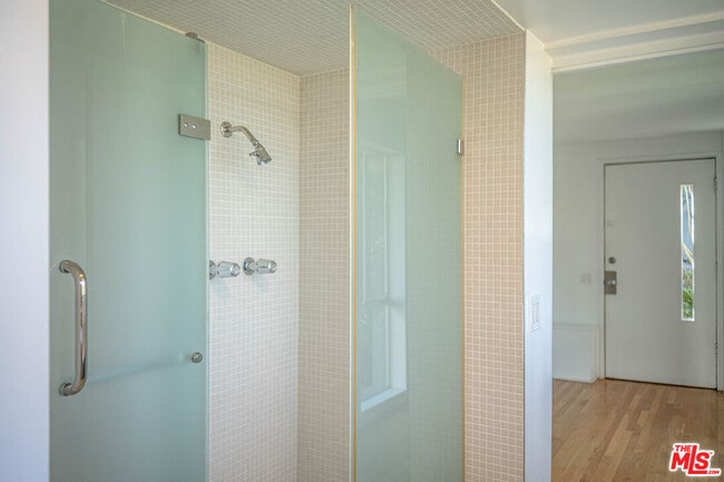 Building Photo - 8895 Appian Way