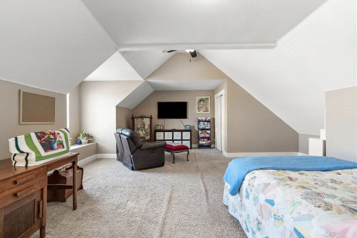 Building Photo - 18227 Southlake Cir