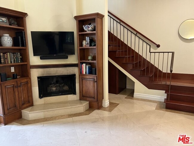 Building Photo - 1027 10th St