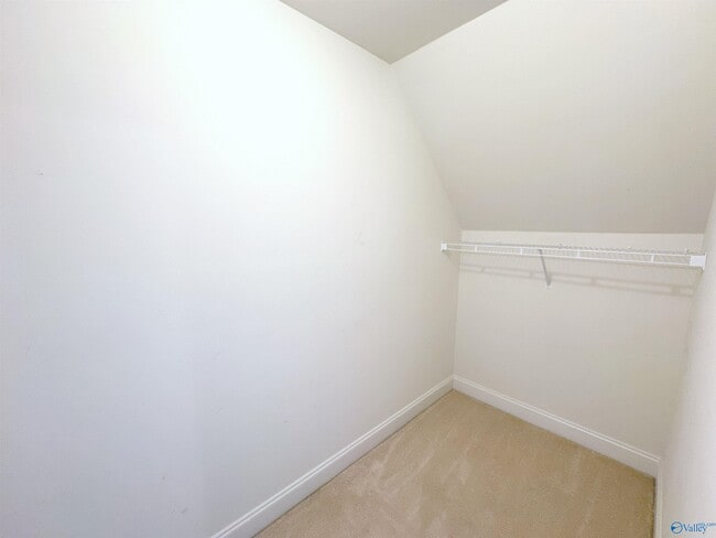 Building Photo - 126 Windridge Way SW