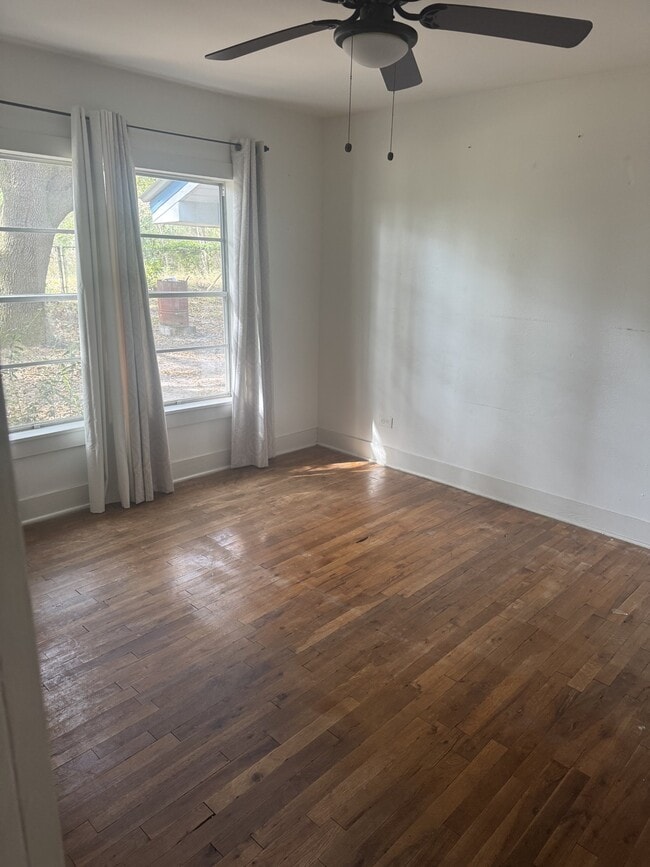 Building Photo - 7148 State Hwy 75 S