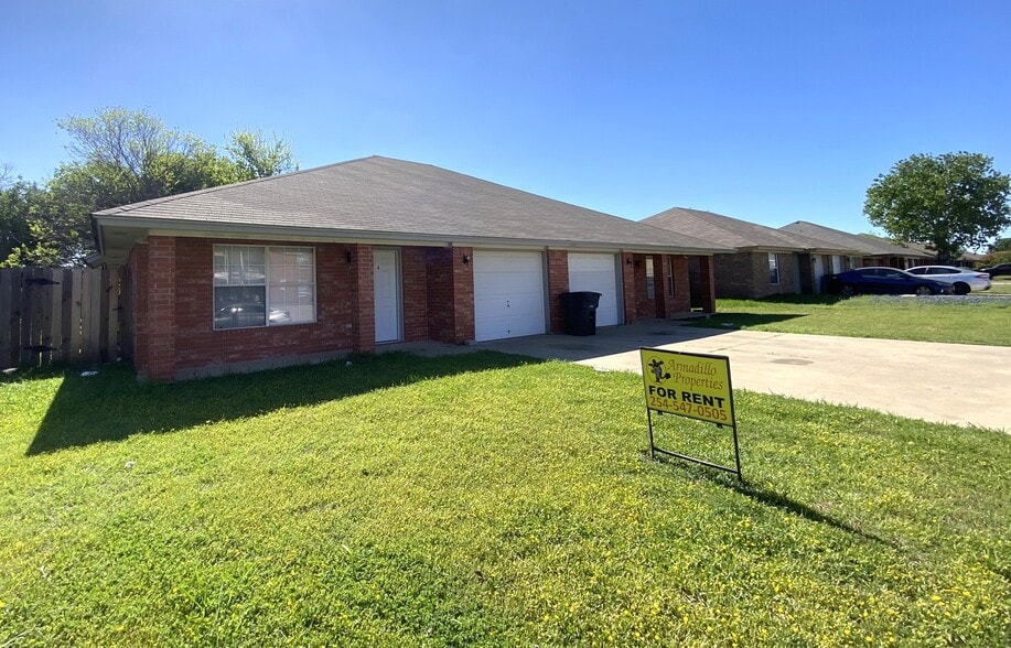 Primary Photo - 3300 Toledo Dr