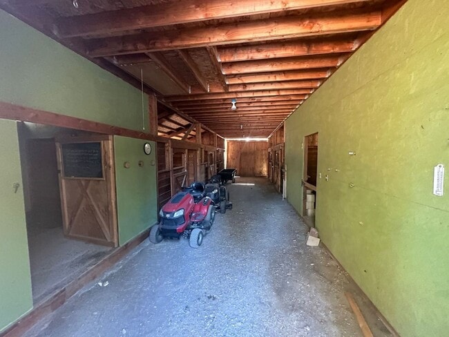 Building Photo - 2659 OR-422