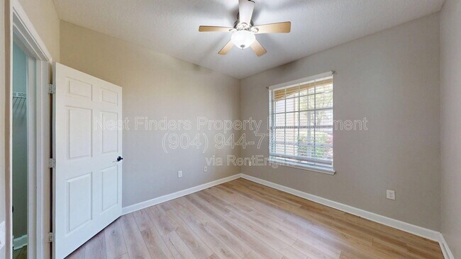 Building Photo - 7990 Baymeadows Rd E