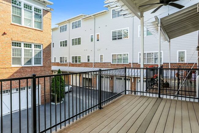 Building Photo - 1258 DeKalb Ave NE