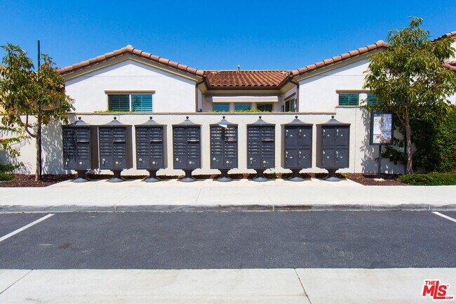 Building Photo - 10922 Mesa Ct