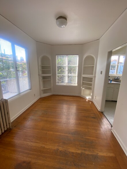 Building Photo - 1701 Le Roy Ave