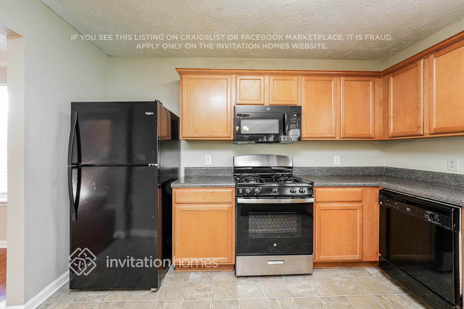 Building Photo - 1026 Hawthorn Ln