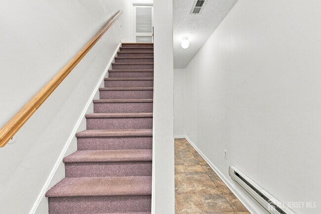 Building Photo - 63 Prestwick Way