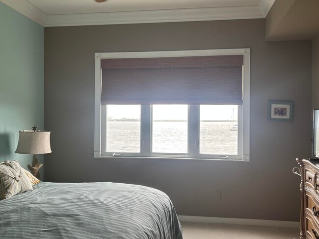 Building Photo - 22 Harbour Isle Dr W