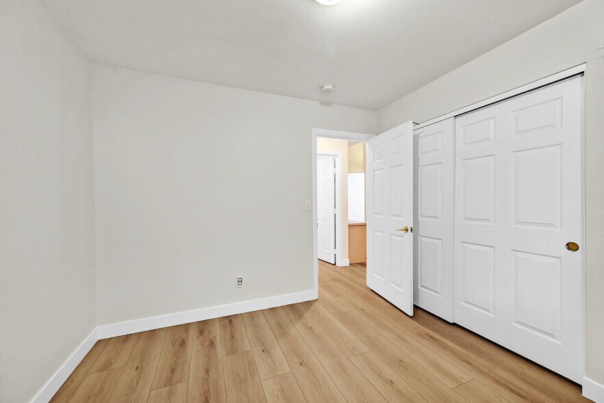 Building Photo - 2559 Misty Olive Ave