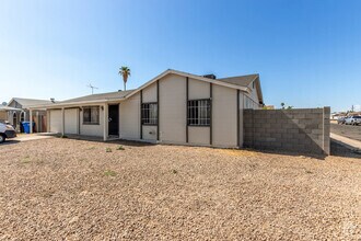 Building Photo - 3 bedroom 2 bath