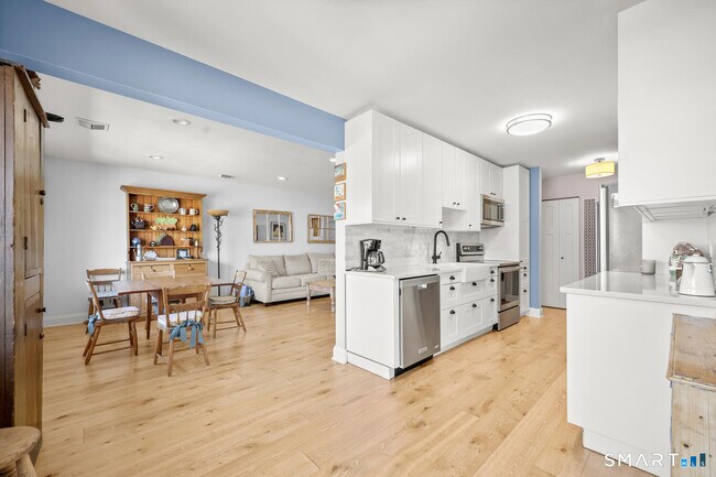 Building Photo - 108 Southport Woods Drive