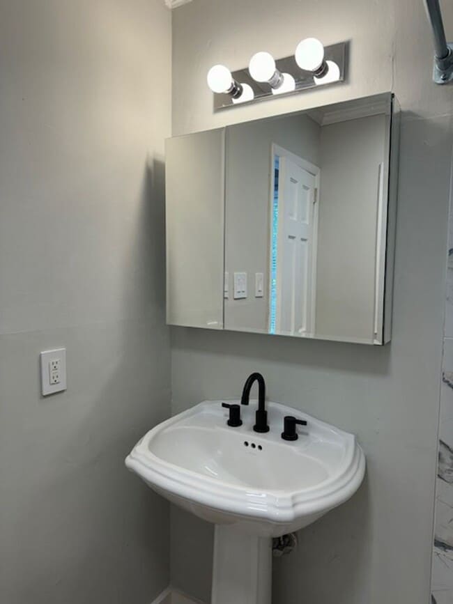 Building Photo - South AVL - 3/2 with Sunroom and Flex Space!
