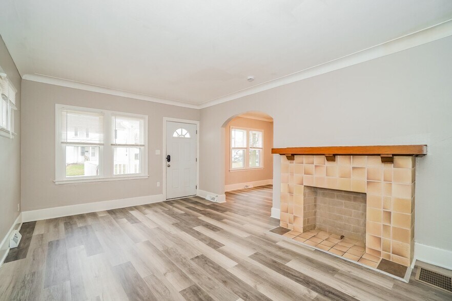 Building Photo - 1611 Hagley Rd