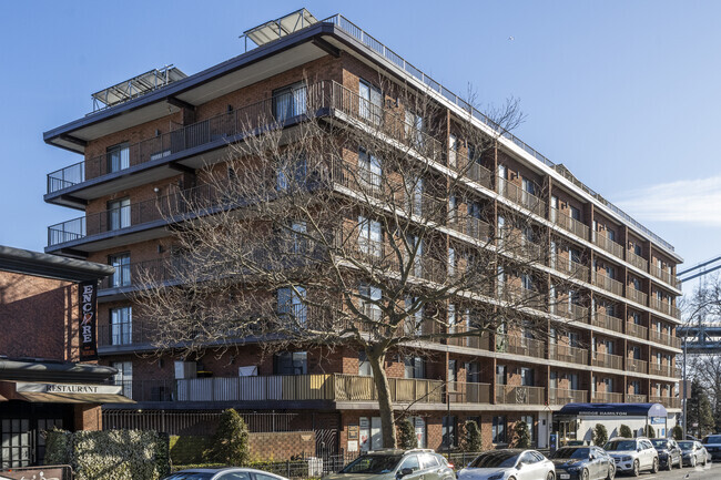 Building Photo - Bridge-Hamilton Realty