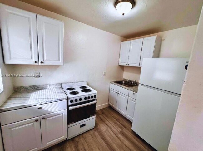 Building Photo - 1245 NW 60th St