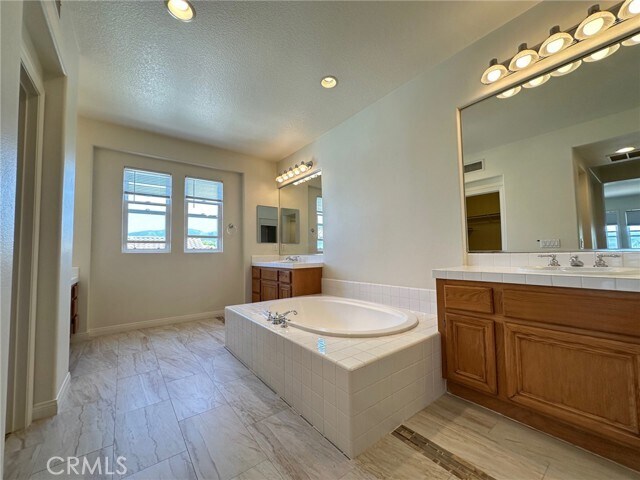 Building Photo - 8247 E Marblehead Way