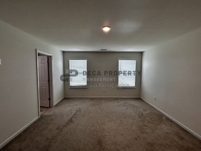 Building Photo - 288 Crestfield Ct