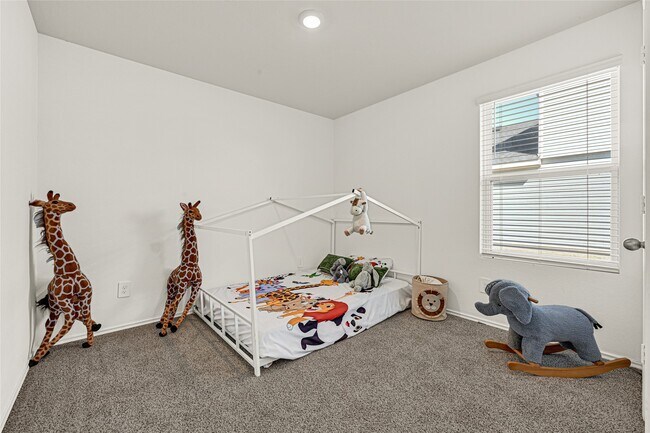 Building Photo - 2206 Laurel Bloom Ln