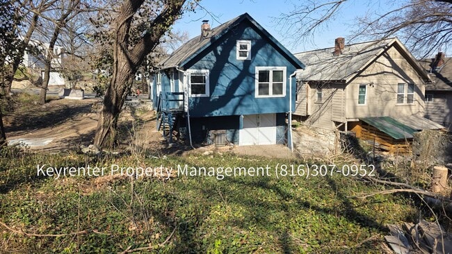 Building Photo - 2 Bed 1 Bath ready to rent!