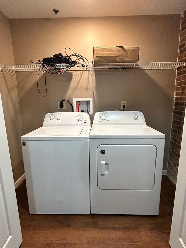 Building Photo - Jefferson Commons Apartments