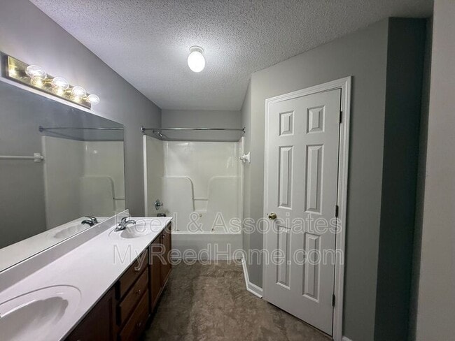 Building Photo - 70 Clear Springs Dr