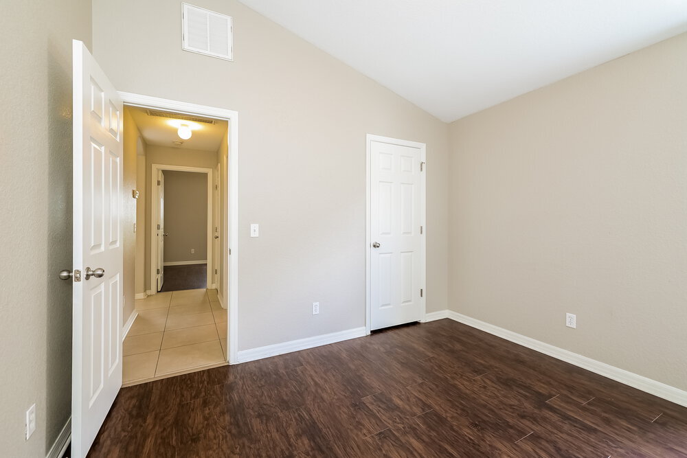 Building Photo - 202 Tower View Dr W