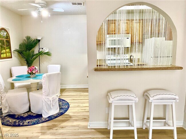 Building Photo - 1515 E Reno Ave