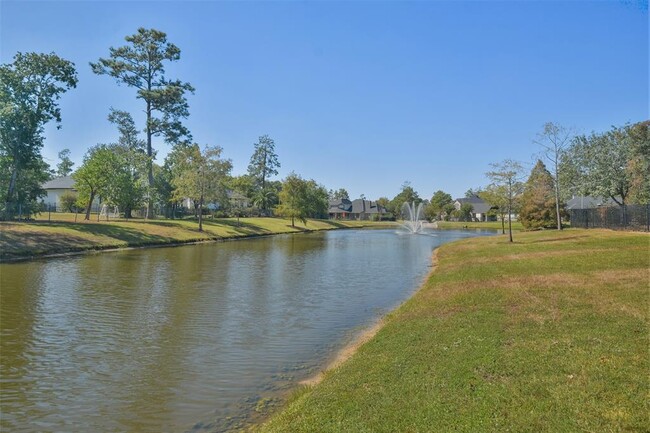 Building Photo - 8114 Hideaway Lake Cir