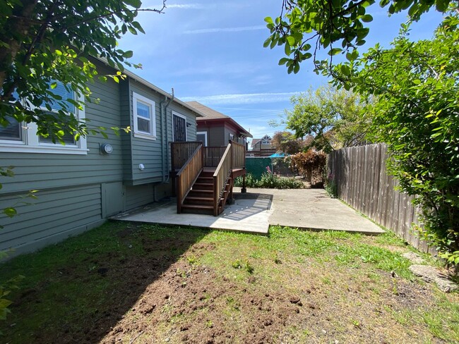 Building Photo - Gorgeous 2BR/1BA Home in Temescal, Great N Oakland Location