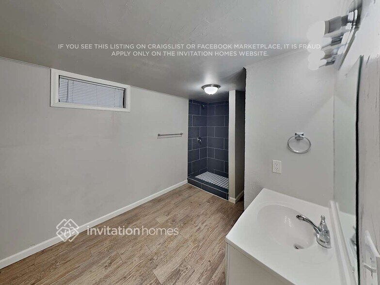 Building Photo - 11243 Clermont Ct