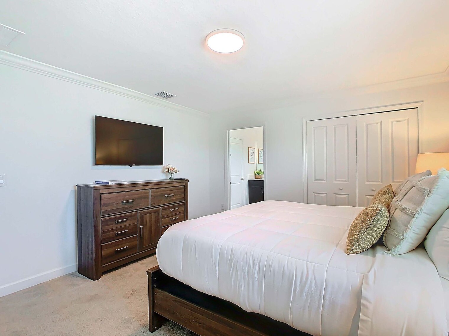 Building Photo - 996 Leader St