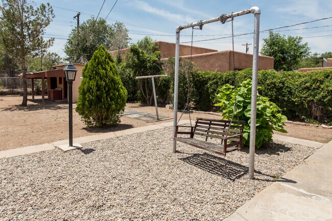 Building Photo - OLD TOWN NORTH VALLEY 2/BD 2/BA 1/CG