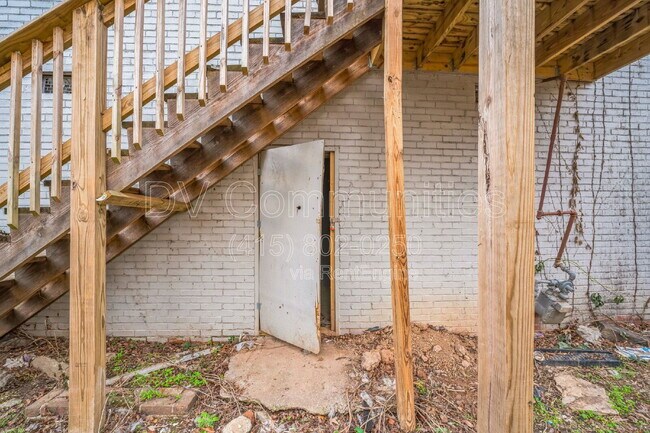 Building Photo - 927 Byron Dr SW