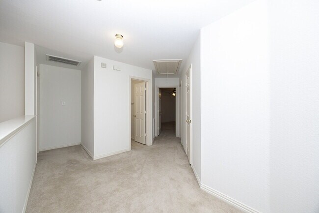Building Photo - Spacious 4-Bedroom Home with Large Backyard in Rowlett