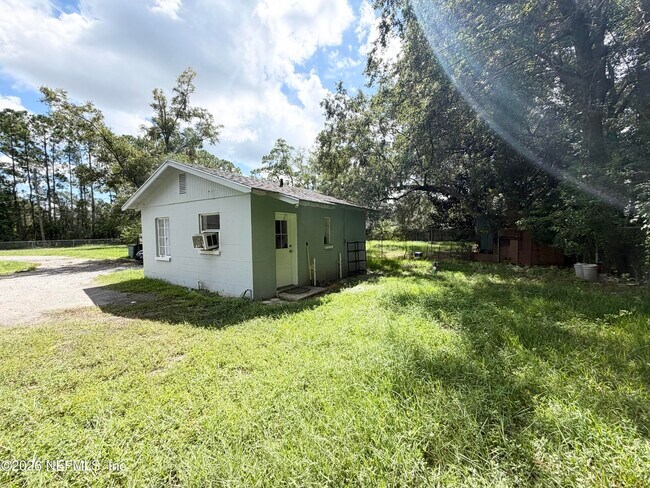 Building Photo - 2056 Navaho Ave