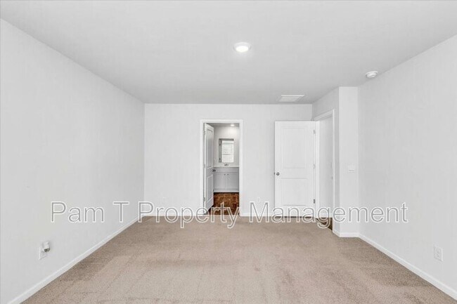 Building Photo - 512 Turpentine Trl