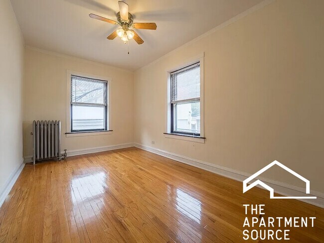 Building Photo - 2106 W Ainslie St