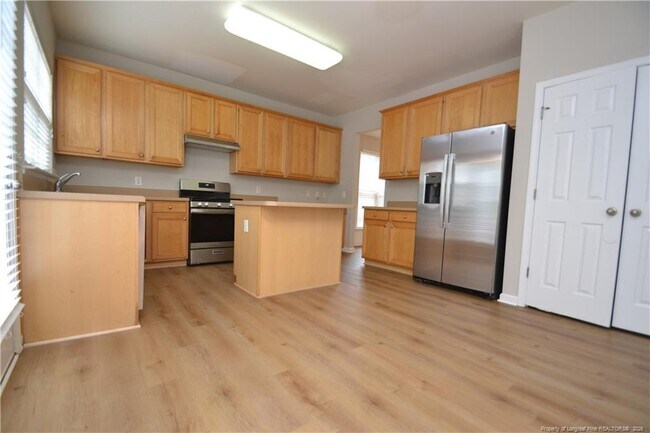 Building Photo - 7830 Clover Creek Ct
