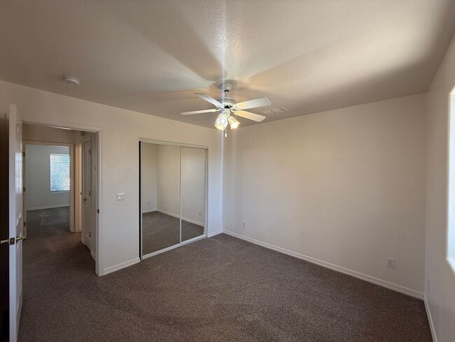 Building Photo - 3 Bedroom 2 Bathroom Home