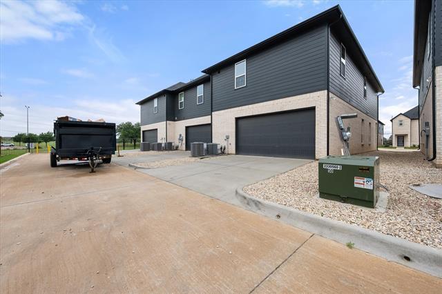 Building Photo - 2333 Spg Pk Blvd