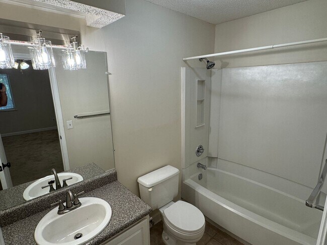 Building Photo - 5005 Wingate Way