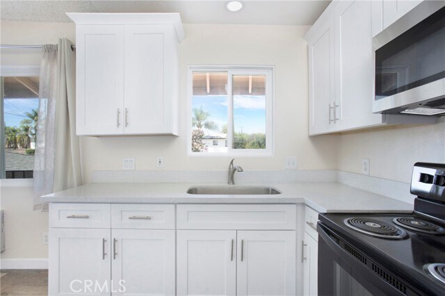 Building Photo - 650 Mariposa St