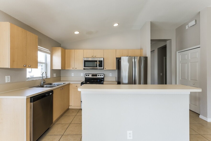 Building Photo - 11515 Mountain Bay Dr